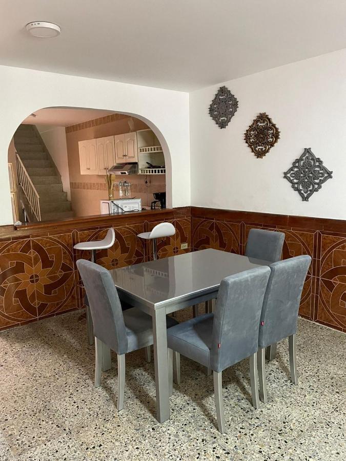 Casa Al Frente Del Pueblito Paisa Leilighet Medellín Eksteriør bilde